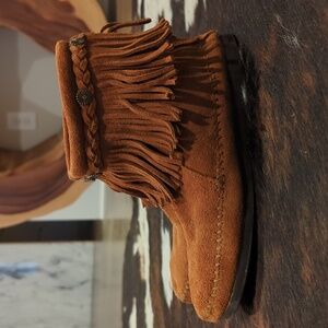 Minnetonka suede moccasin fringe booties women's 7